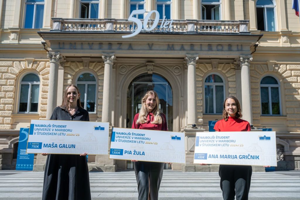 Najboljše študentke Univerze v Mariboru v študijskem letu 2024/2025 Maša Galun, Pia Žula in Ana Marija Gričnik