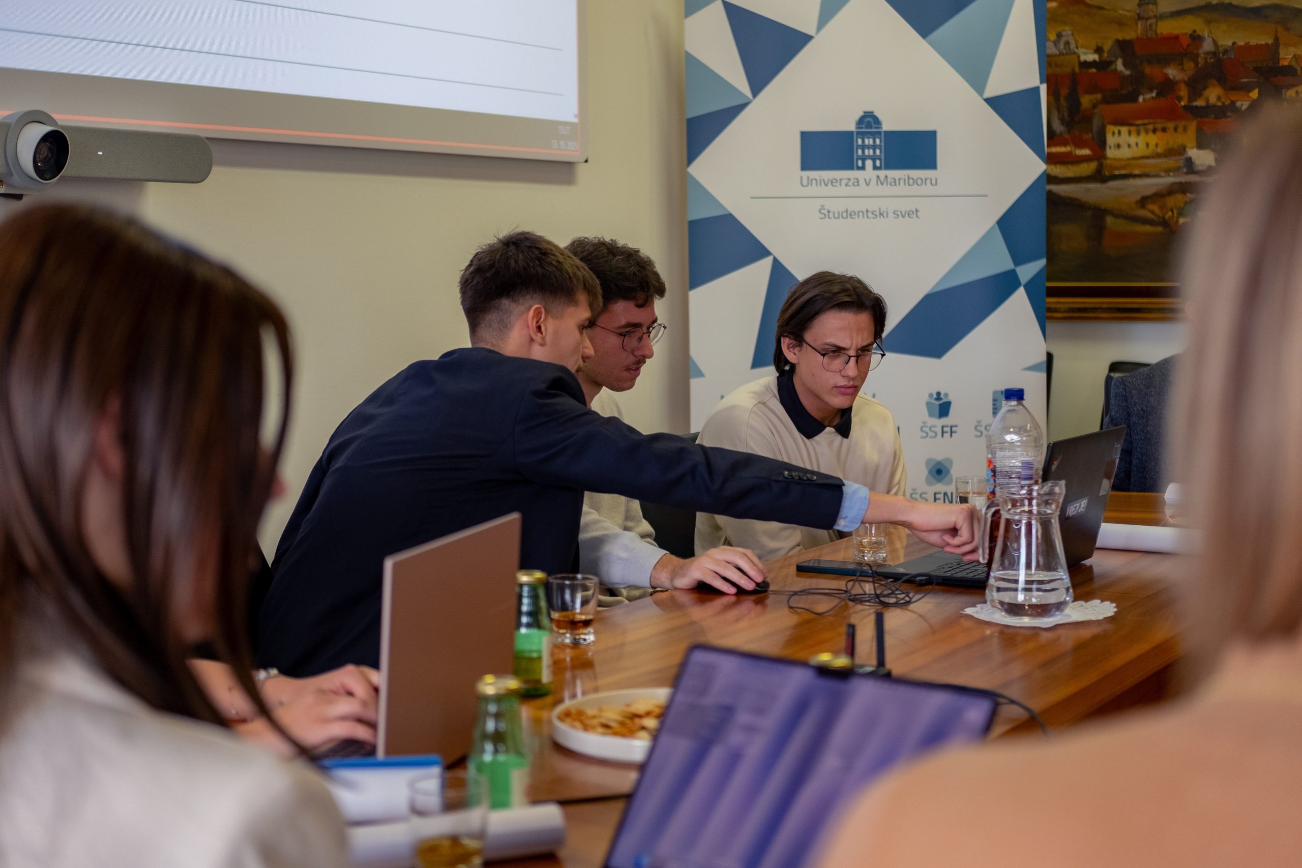 Razpis volitev v Študentski svet Univerze v Mariboru: Prijavi se in soustvarjaj študentsko prihodnost!
